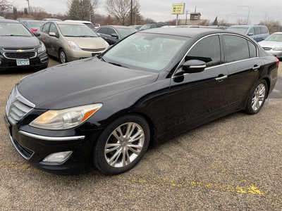 2014 Hyundai Genesis, $4999. Photo 4