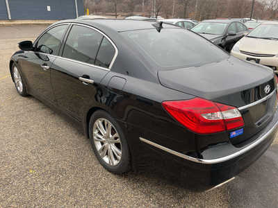 2014 Hyundai Genesis, $4999. Photo 5