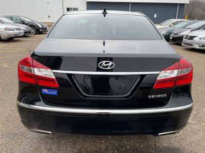 2014 Hyundai Genesis, $4999. Photo 6