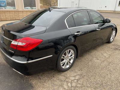 2014 Hyundai Genesis, $4999. Photo 7
