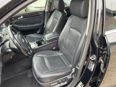 2014 Hyundai Genesis, $4999. Photo 9