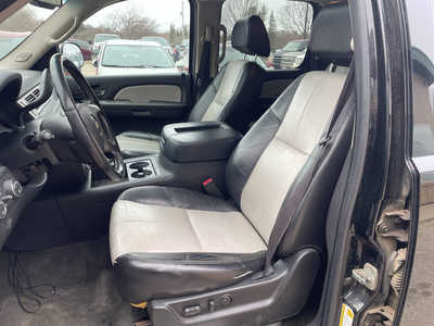 2007 Chevrolet Suburban, $2999. Photo 10