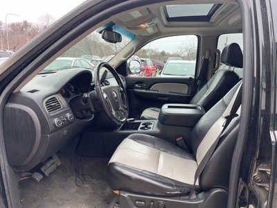 2007 Chevrolet Suburban, $2999. Photo 9
