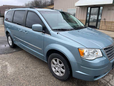 2010 Chrysler Town & Country, $2999. Photo 2