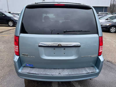 2010 Chrysler Town & Country, $2999. Photo 6