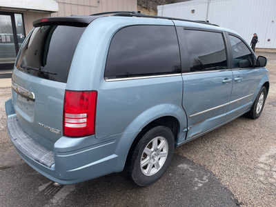 2010 Chrysler Town & Country, $2999. Photo 7