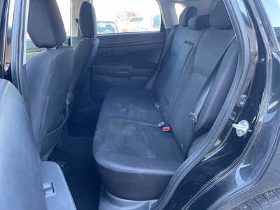 2015 Mitsubishi Outlander, $5999. Photo 12