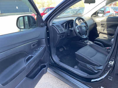 2015 Mitsubishi Outlander, $5999. Photo 8
