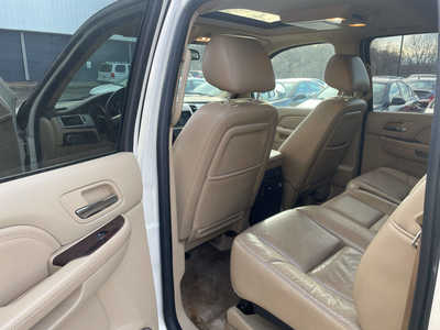 2010 Cadillac Escalade EXT, $7999. Photo 10