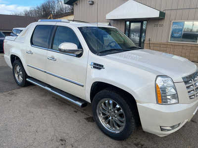 2010 Cadillac Escalade EXT, $7999. Photo 2