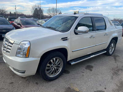 2010 Cadillac Escalade EXT, $7999. Photo 4