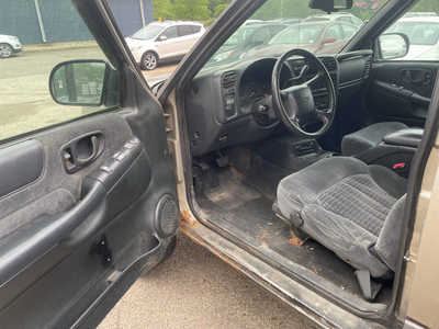 2000 Chevrolet S-10 Ext Cab, $1999. Photo 10