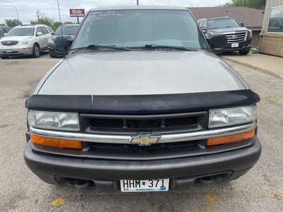 2000 Chevrolet S-10 Ext Cab, $1999. Photo 3