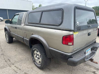 2000 Chevrolet S-10 Ext Cab, $1999. Photo 5