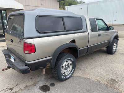 2000 Chevrolet S-10 Ext Cab, $1999. Photo 7