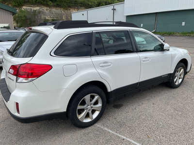 2013 Subaru Outback, $1499. Photo 8
