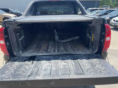 2007 Chevrolet Avalanche, $1999. Photo 8