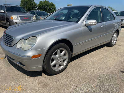 2001 Mercedes-Benz C-Class, $2999. Photo 4