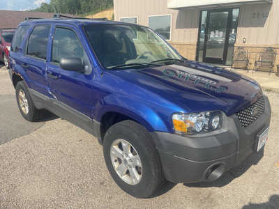 2006 Ford Escape, $1499. Photo 2