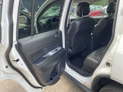2016 Jeep Compass, $4999. Photo 11