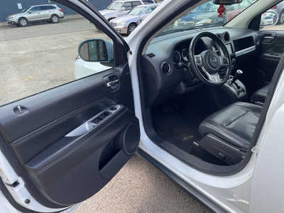 2016 Jeep Compass, $4999. Photo 8