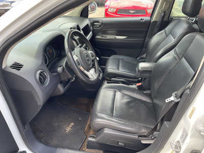 2016 Jeep Compass, $4999. Photo 9