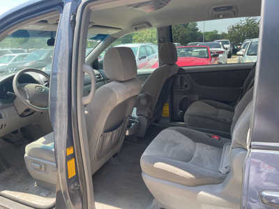 2007 Toyota Sienna, $2999. Photo 12