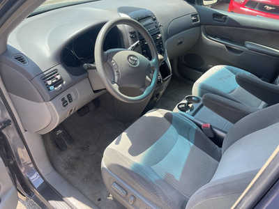 2007 Toyota Sienna, $2999. Photo 9