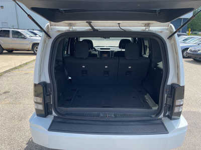 2011 Jeep Liberty, $4999. Photo 8