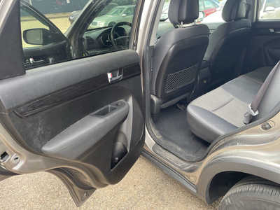 2013 Kia Sorento, $2999. Photo 11