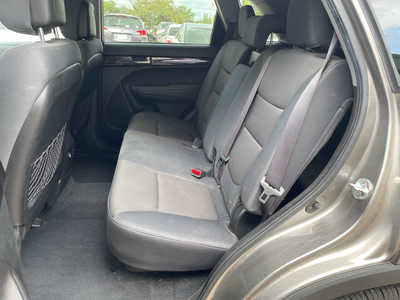 2013 Kia Sorento, $2999. Photo 12