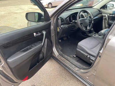 2013 Kia Sorento, $2999. Photo 8