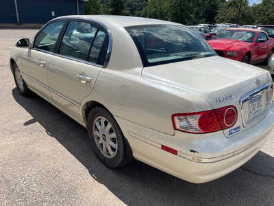 2005 Kia Amanti, $1999. Photo 5