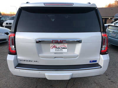 2016 GMC Yukon XL, $16999. Photo 5