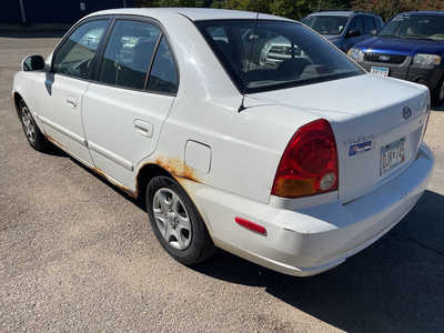2005 Hyundai Accent, $2499. Photo 5