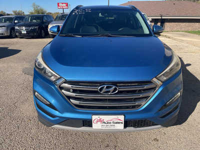2017 Hyundai Tucson, $7999. Photo 3