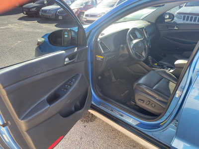 2017 Hyundai Tucson, $7999. Photo 8