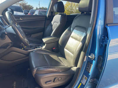 2017 Hyundai Tucson, $7999. Photo 9