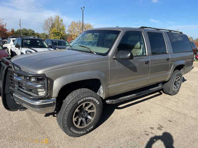1999 Chevrolet Suburban, $5999. Photo 4