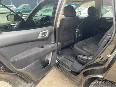 2015 Nissan Pathfinder, $4999. Photo 12