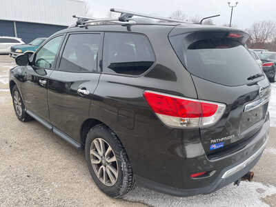 2015 Nissan Pathfinder, $4999. Photo 5
