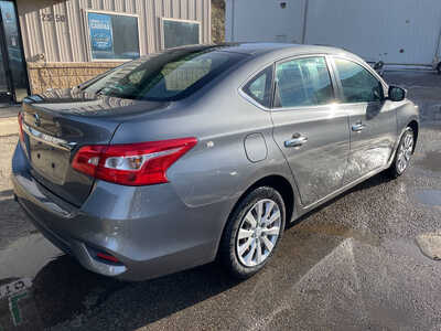 2017 Nissan Sentra, $3999. Photo 8