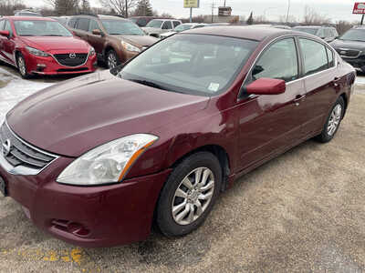 2012 Nissan Altima, $2999. Photo 4
