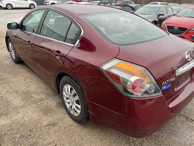 2012 Nissan Altima, $2999. Photo 5