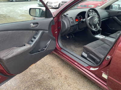 2012 Nissan Altima, $2999. Photo 8
