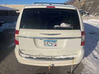 2012 Chrysler Town & Country, $399. Photo 3