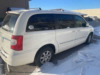 2012 Chrysler Town & Country, $399. Photo 4