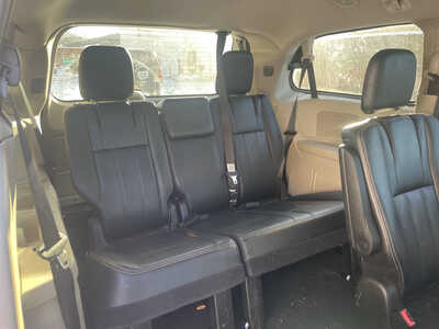 2012 Chrysler Town & Country, $399. Photo 7