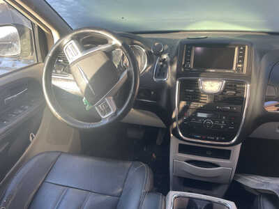 2012 Chrysler Town & Country, $399. Photo 9
