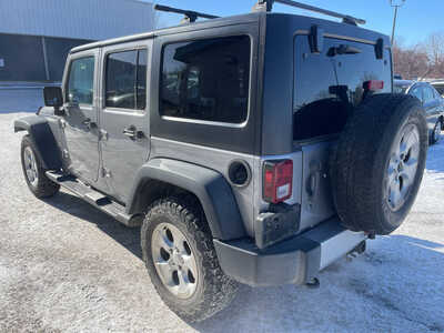 2013 Jeep Wrangler Unlimited, $11999. Photo 6